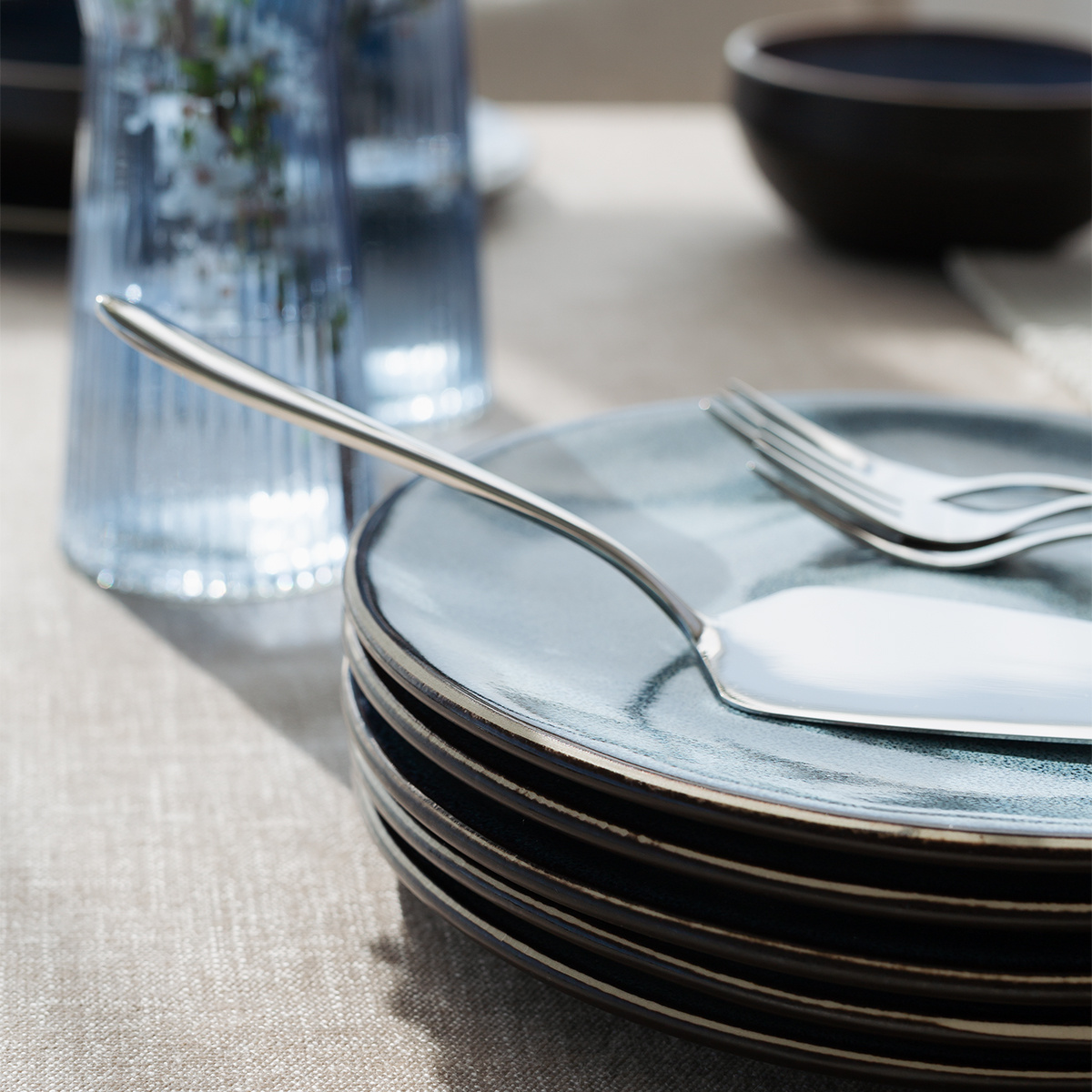 Assiette plate Coupe 22 cm – Gaya Elements Night Terra