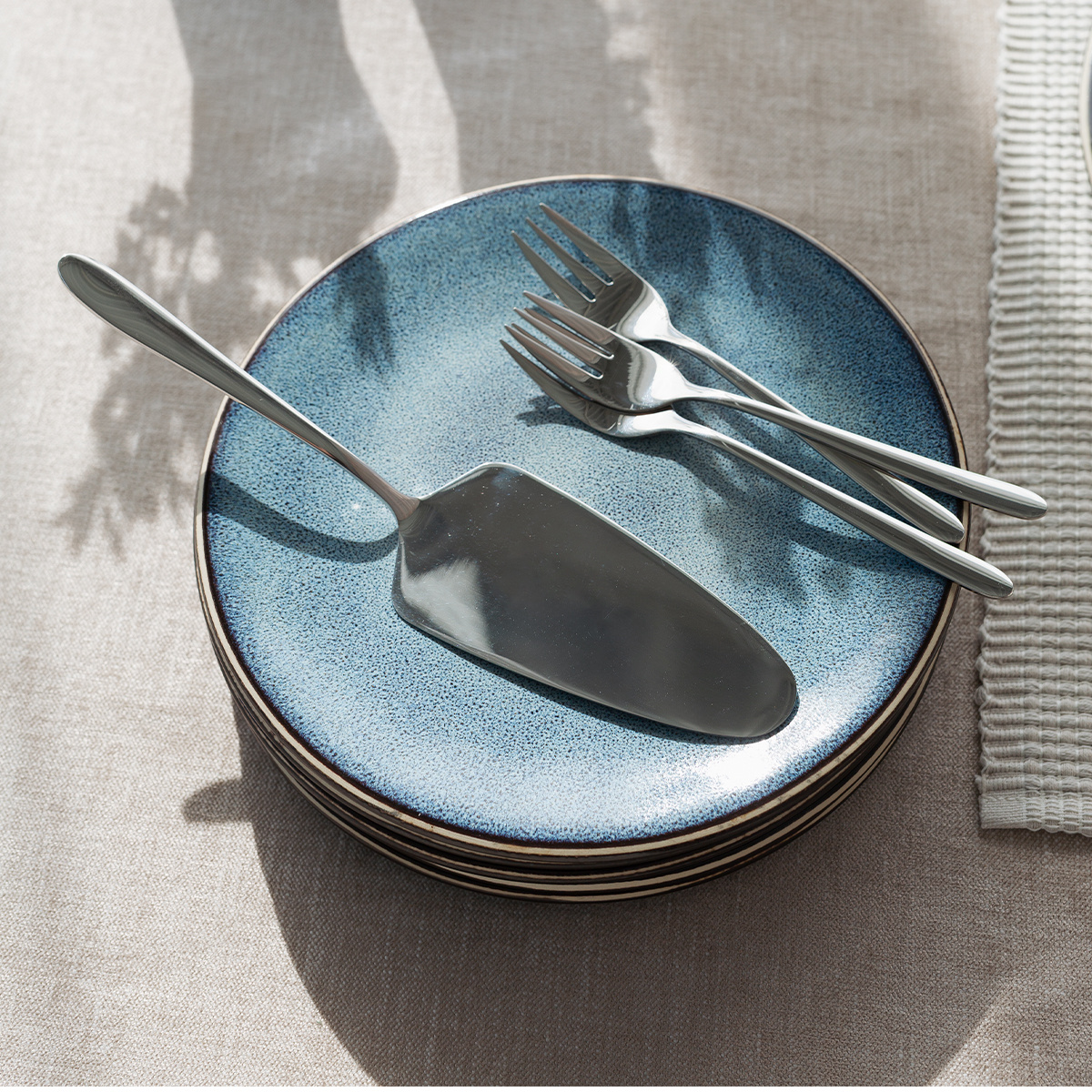 Assiette plate Coupe 22 cm – Gaya Elements Night Terra