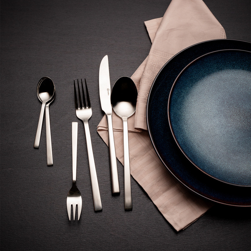 Set de couverts 24 pcs TM HH – Beta