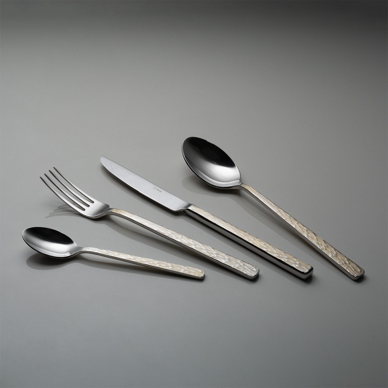 Set de couverts 16 pcs – Sardegna Waterfall manche en PVD Champagne graphite