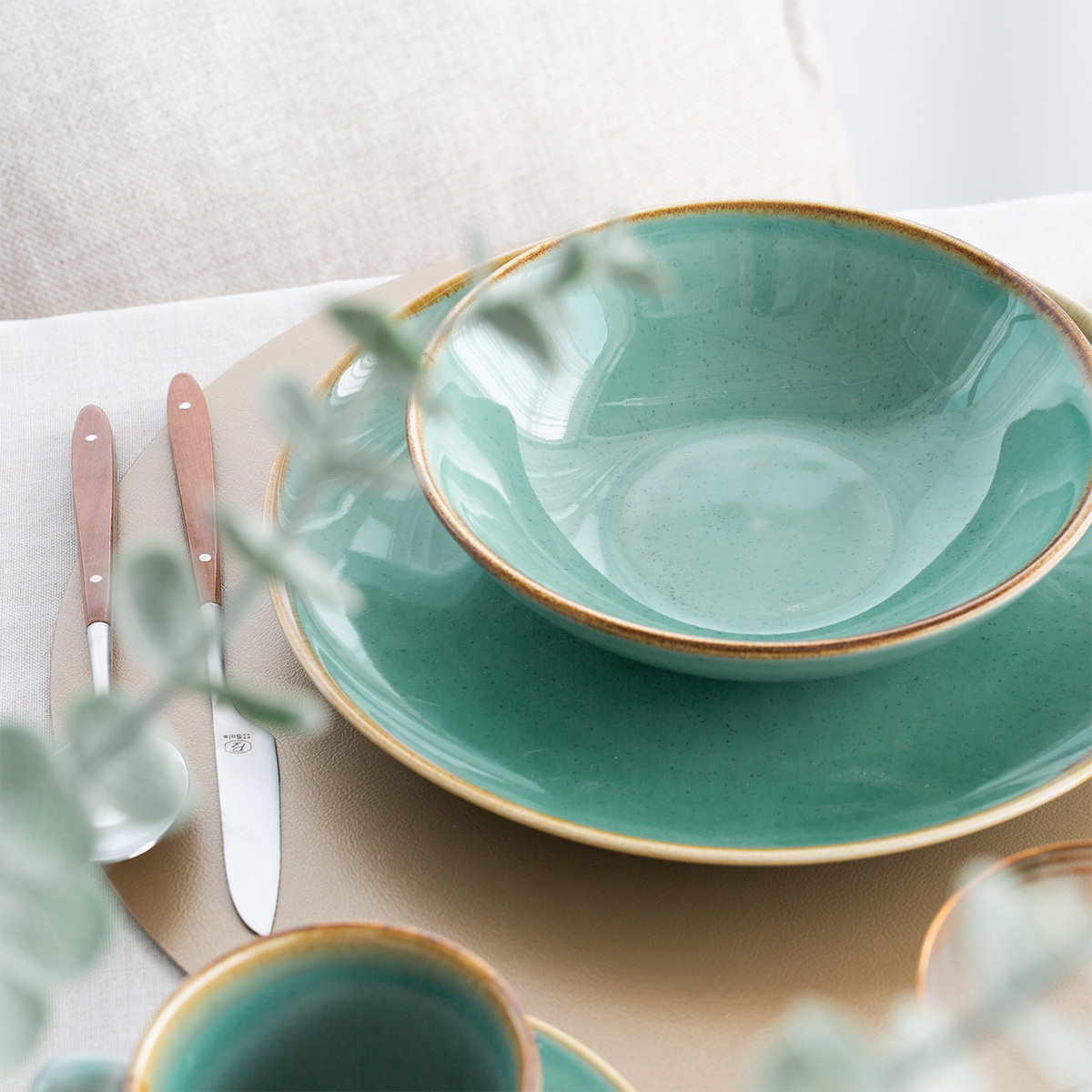 Assiette plate Sand turquoise 28 cm – Gaya