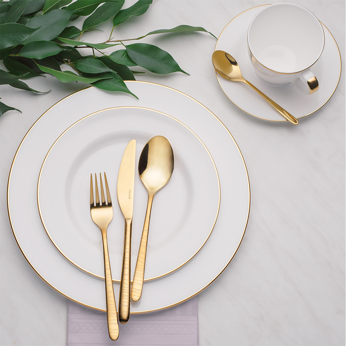 Set de couverts 24 pcs – Montreal PVD doré – Lines