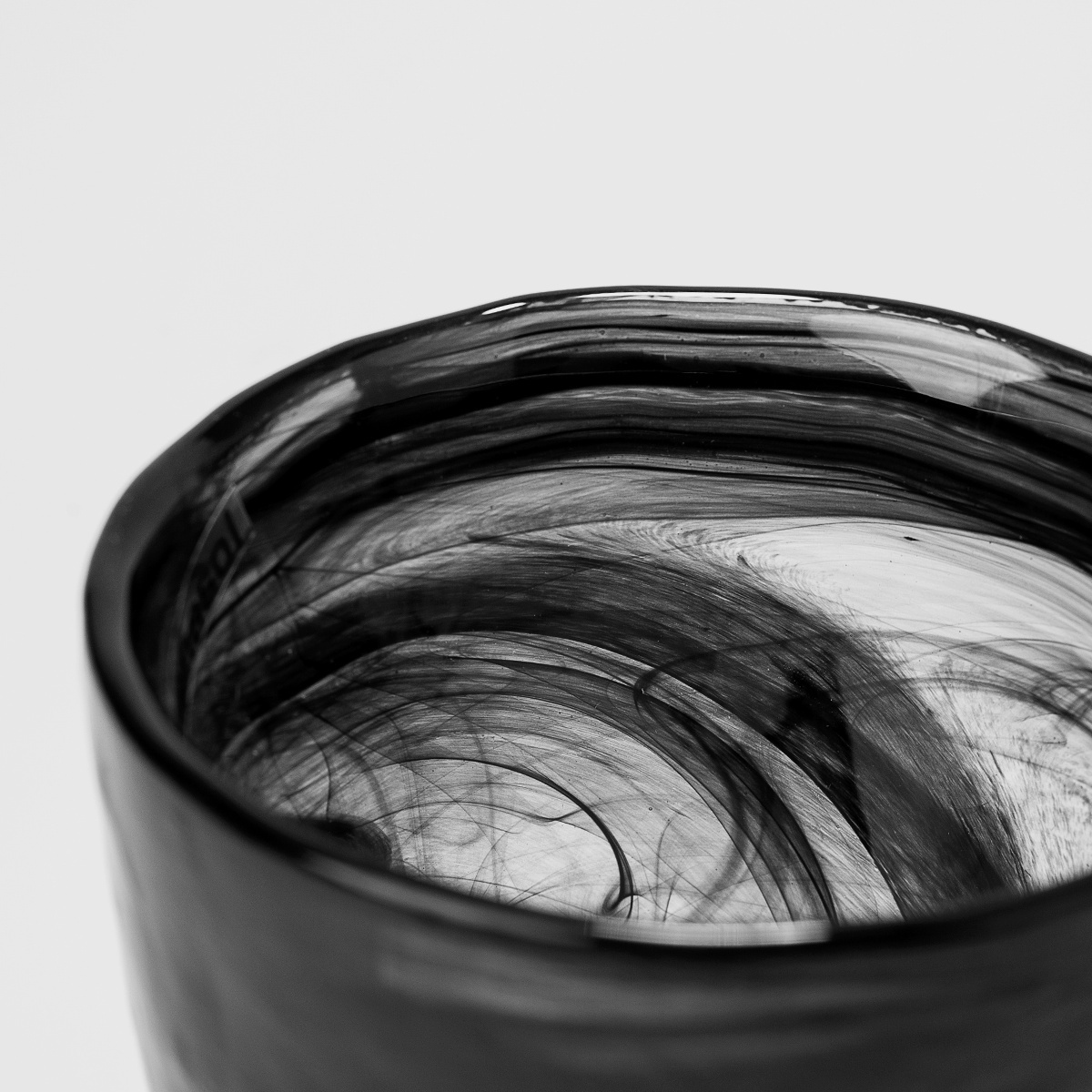Verre à eau noir 300 ml - Elements Glas