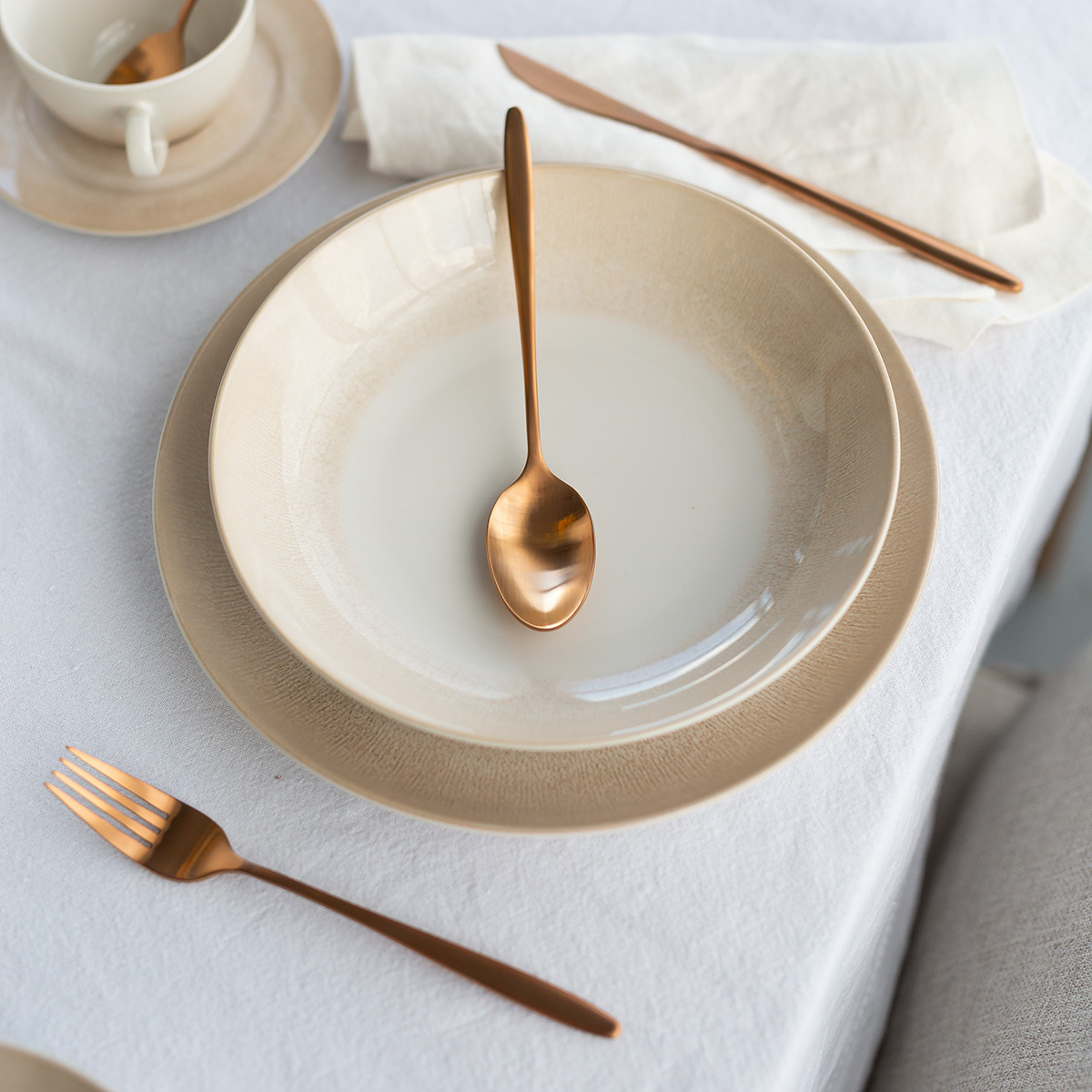 Ménagère 16 pièces Vivo rose gold | Sola