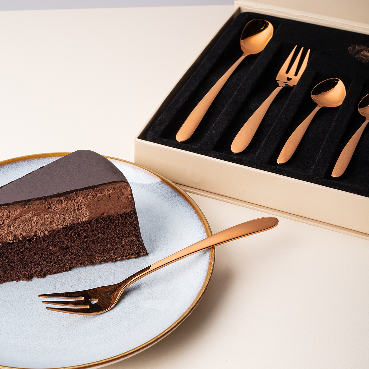 Coffret cadeau avec cœur 6 pièces or rose — Love Cutlery