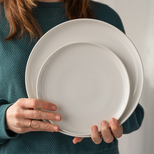 Service en porcelaine, perforé 18 pièces – Flow