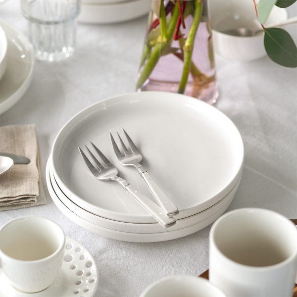 Service en porcelaine, perforé 18 pièces – Flow