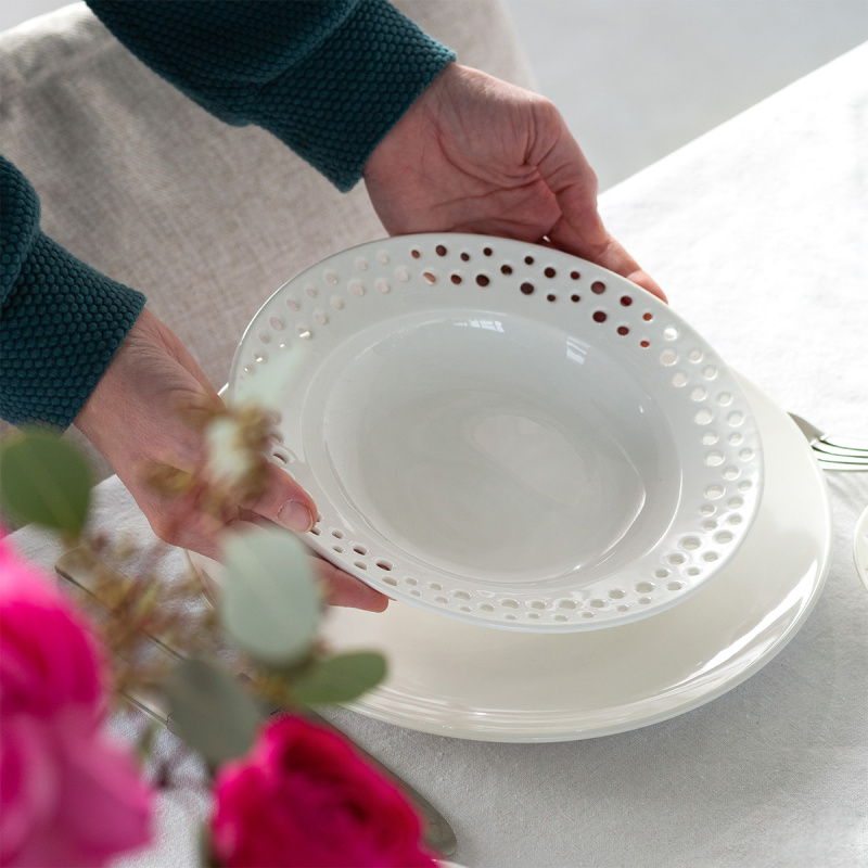 Service en porcelaine, perforé 18 pièces – Flow