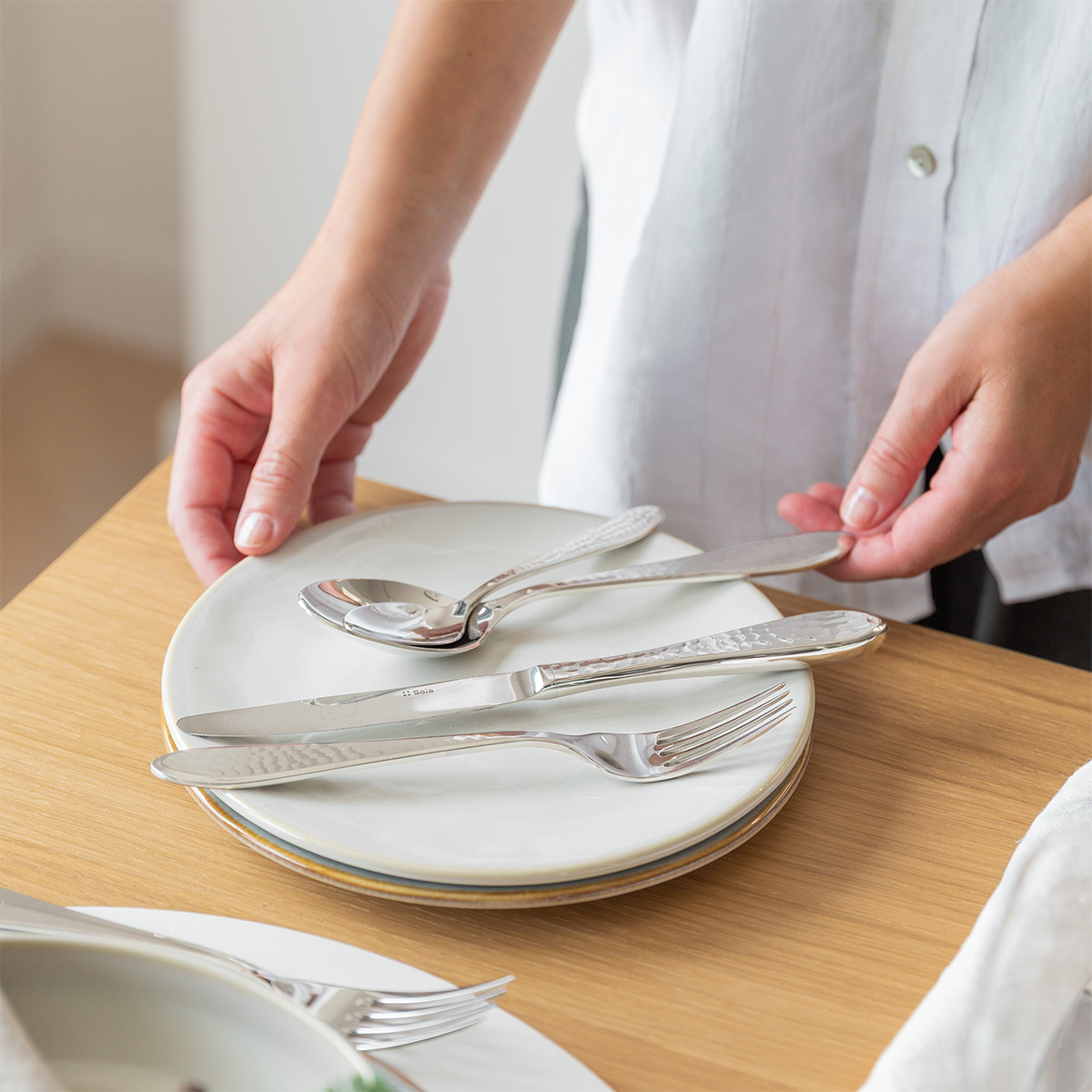 Service d'assiettes en céramique 18 pièces - Gaya Elements Quest North