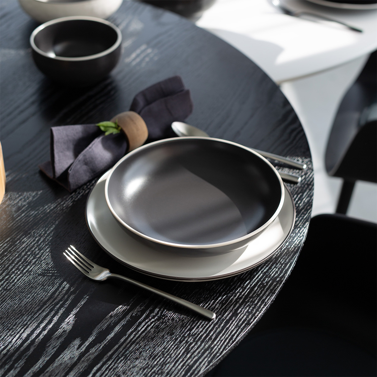 Assiette creuse 22,8 cm — Elements Yin & Yang black