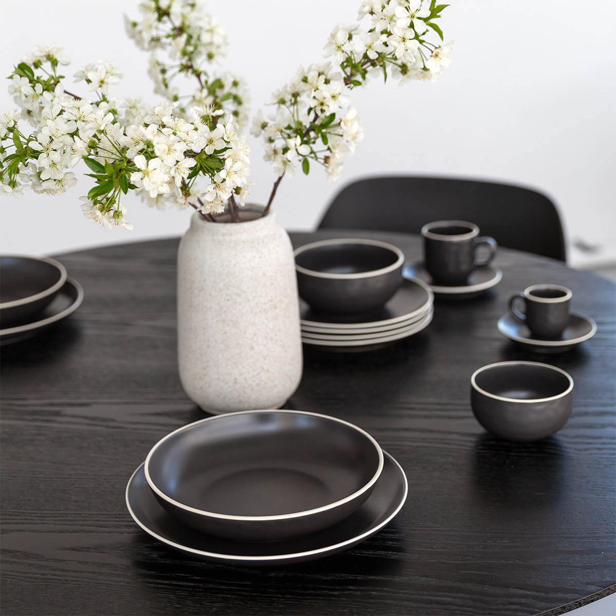 Assiette plate 27 cm — Elements Yin & Yang black