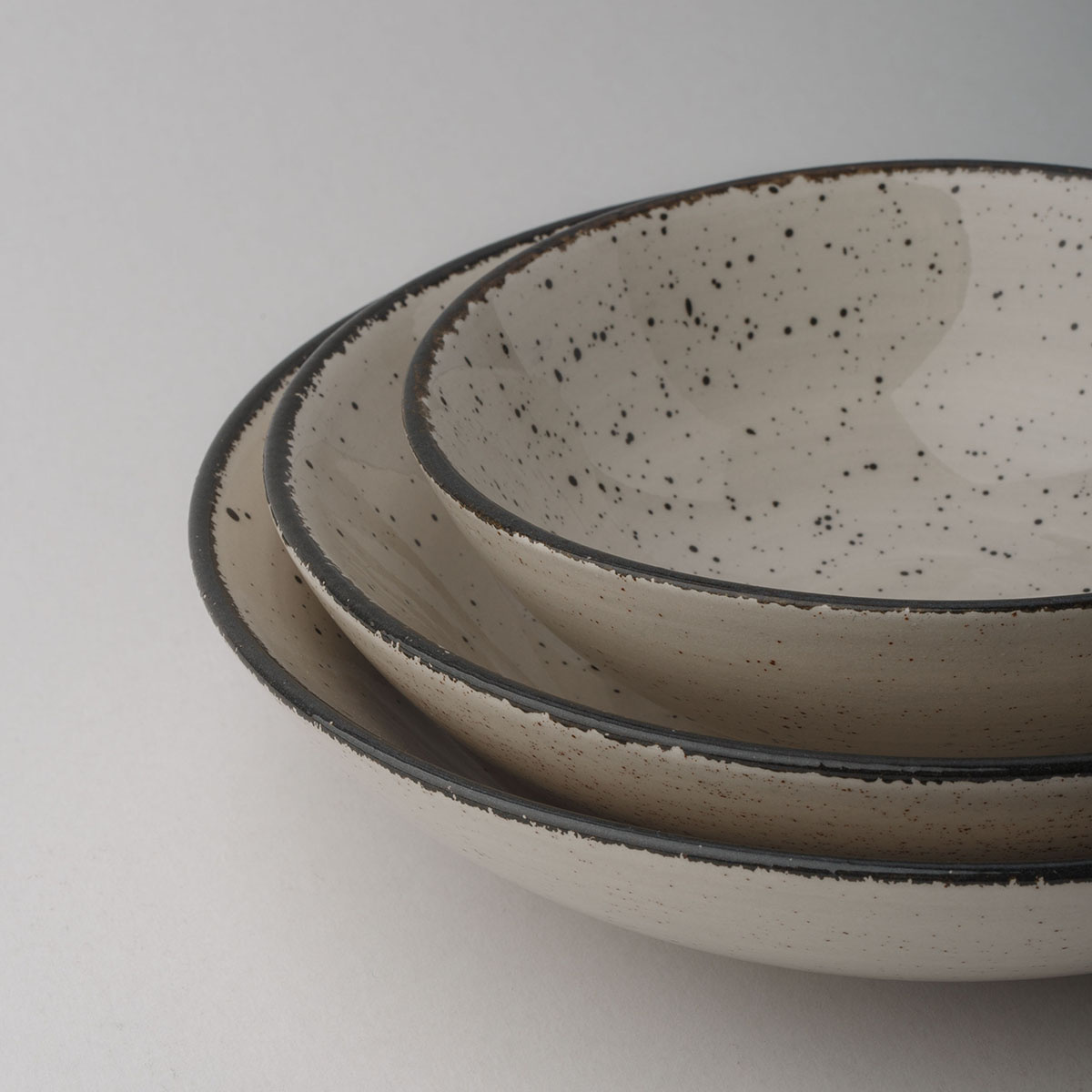 Service en porcelaine 16 pièces - Gaya Atelier gris moucheté