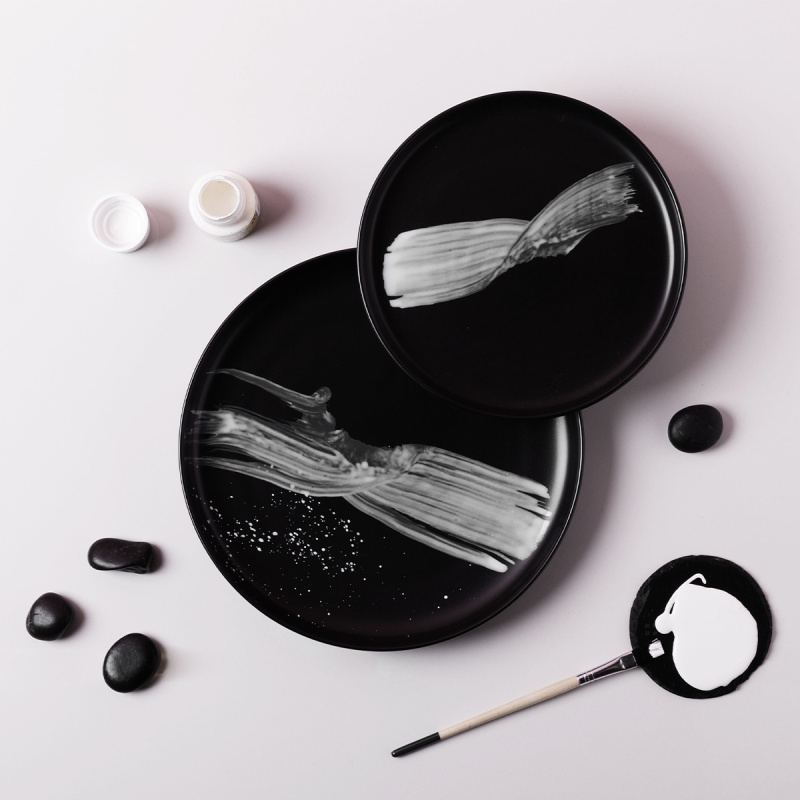 Assiette plate U-Coupe noir ø20 cm – Gaya Atelier Flow Art