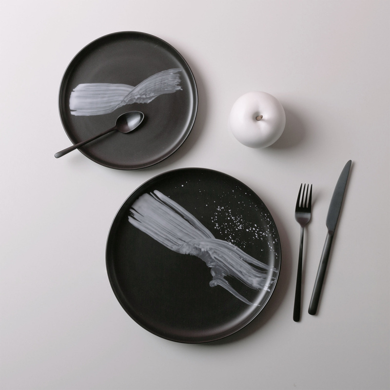 Assiette plate U-Coupe noir ø20 cm – Gaya Atelier Flow Art