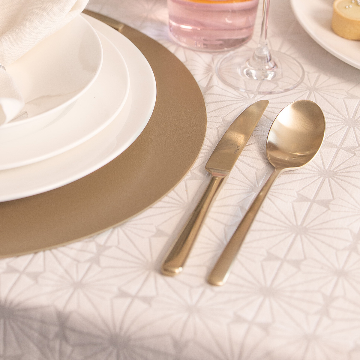 Set de couverts 24 pcs – Salamanca PVD Champagne entièrement mat
