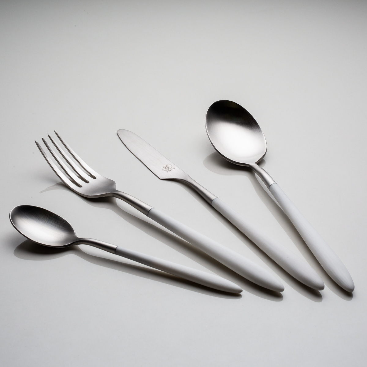 Set de couverts 16 pcs – GAYA Exeter manche sable mat